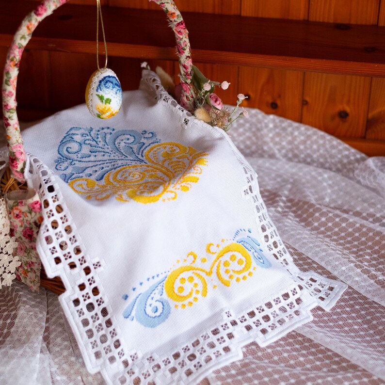 Embroidered Easter Basket Cover Cotton Cloth, Folk Art Basket Liner, Lace Trim Table Textile, Spring Holiday Basket Decoration