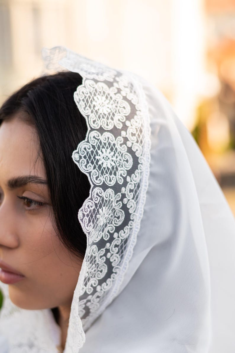White hooded chapel veil with scalloped lace trim, Catholic prayer hood for mass and worship, Modest church head covering for women