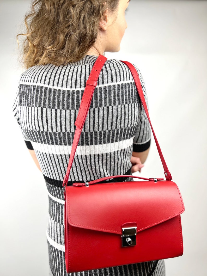Elegant Red Leather Shoulder Bag