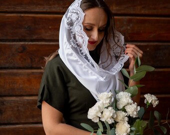 White Infinity Chapel Veil with Lace Trim – Catholic Head Covering for Mass, Modest Circular Mantilla Scarf for Prayer and Worship