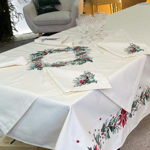 Beige Christmas centrepiece with Embroidered Holiday Wreath and Poinsettias, Elegant Festive Dining Set with Napkins, Winter Pinecone Decor.