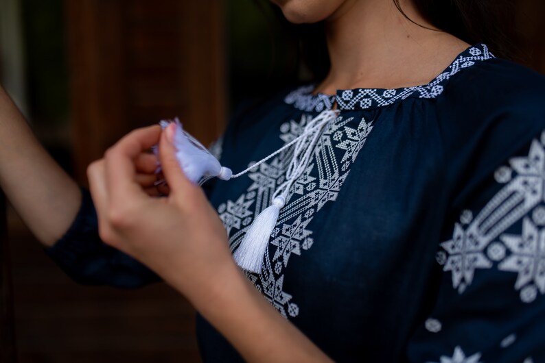 Navy Blue Linen Embroidered Dress for Women. Ukrainian Vyshyvanka Dress with White Geometric Folk Embroidery. Blue linen ukrainian dress with belt and mid-thigh length.