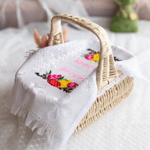 Easter basket cover embroidered
