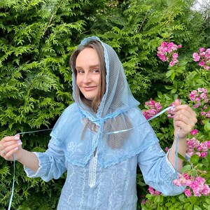 Light blue mesh veil with lace trim and tie for women
