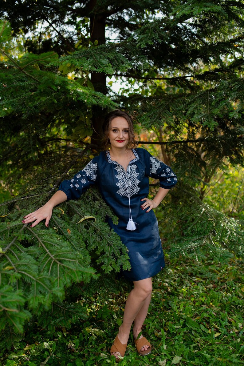 Navy Blue Linen Embroidered Dress for Women. Ukrainian Vyshyvanka Dress with White Geometric Folk Embroidery. Blue linen ukrainian dress with belt and mid-thigh length.