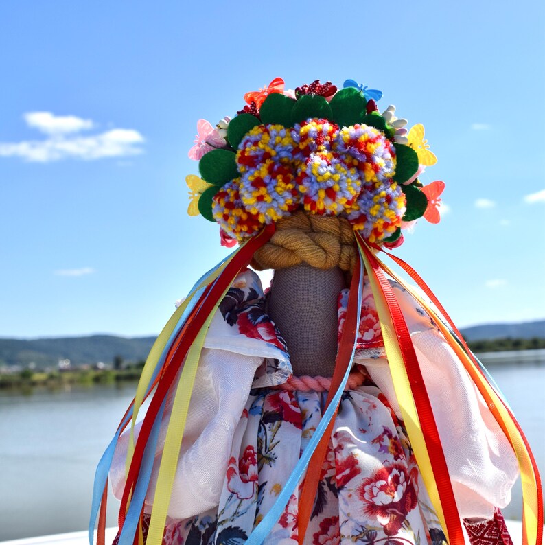 Handmade Ukrainian Motanka doll, Traditional Slavic rag doll, Ethnic folk art decor, Protective amulet doll, Unique cultural gift