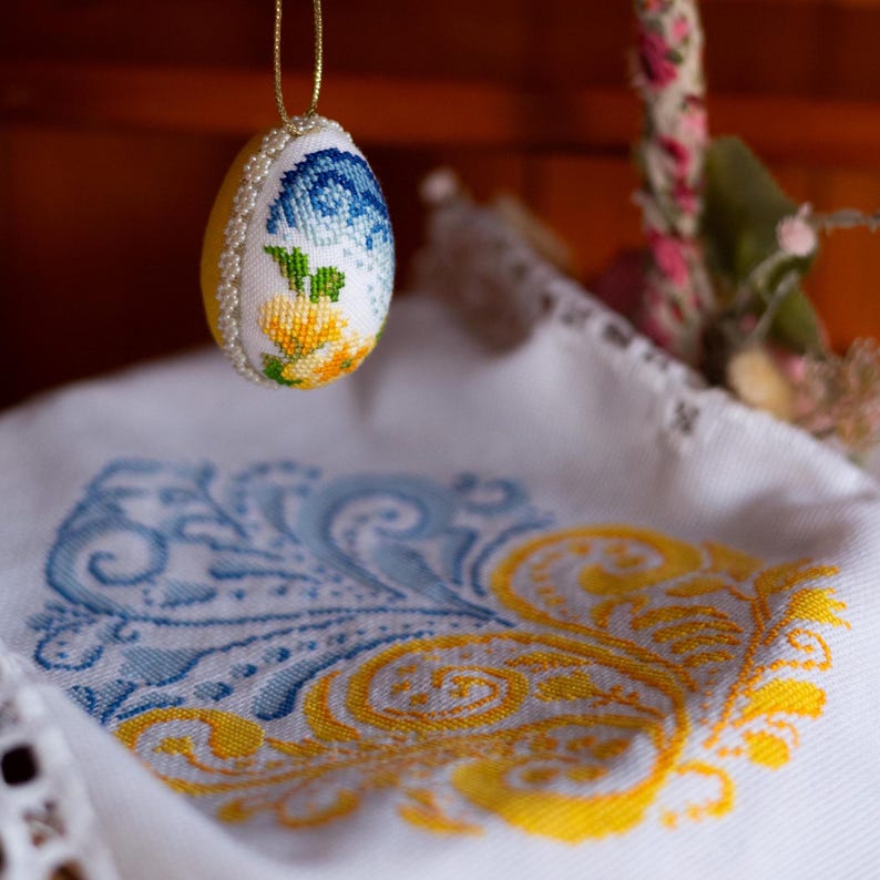 Embroidered Easter Basket Cover Cotton Cloth, Folk Art Basket Liner, Lace Trim Table Textile, Spring Holiday Basket Decoration