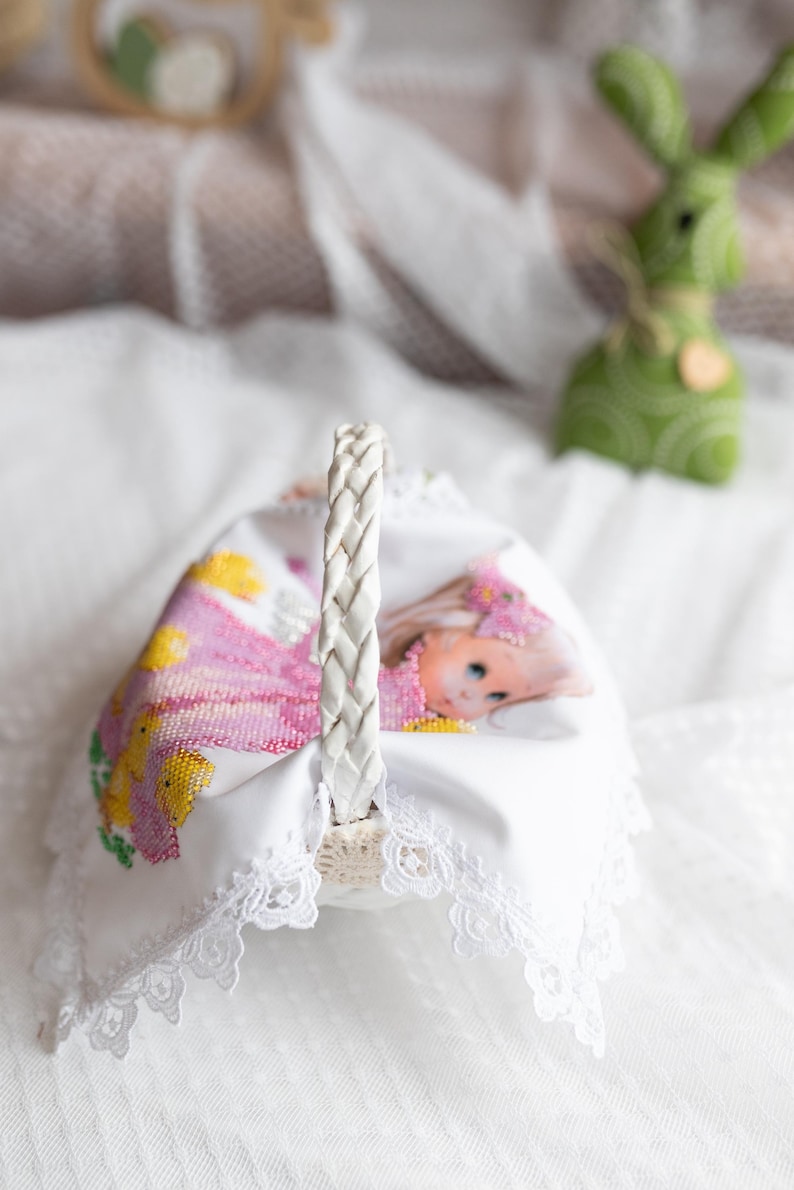 Beaded Easter basket cover