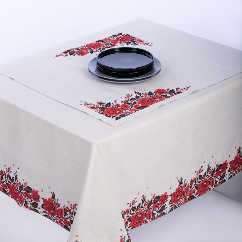 Linen embroidered centerpiece