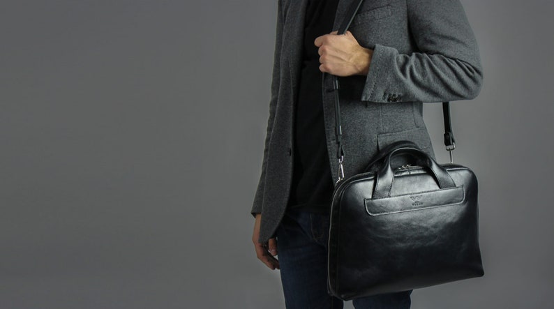 Handmade Black Leather Weekender / Work Bag – Wide-Mouth Zip, Removable Shoulder Strap, Minimalist Travel Duffel, Gift for Him