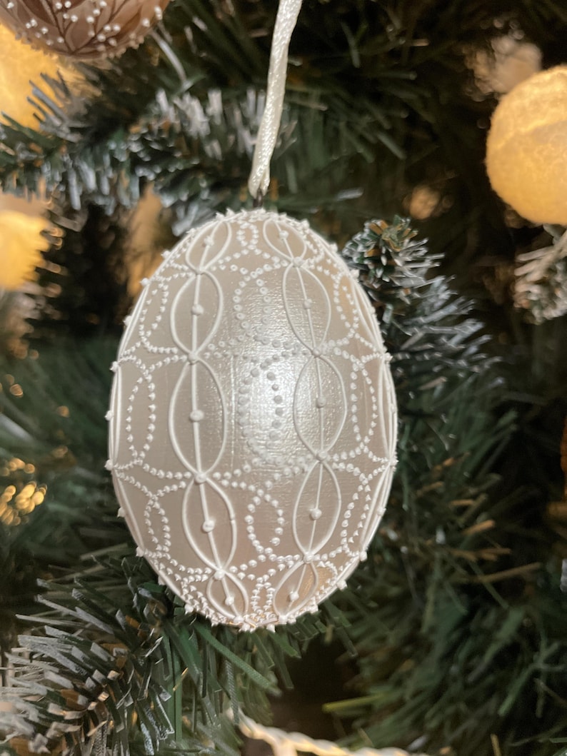 Hand painted decorative egg ornaments, Symbolic hanging decorations, Floral spring ornaments for home decor