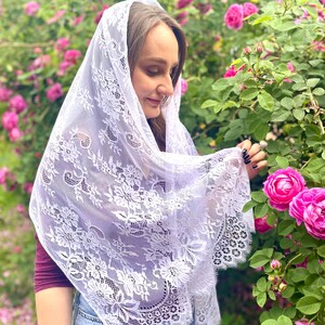 White floral lace mantilla veil for women
