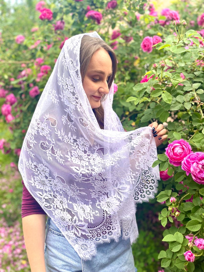 White floral lace mantilla veil for women