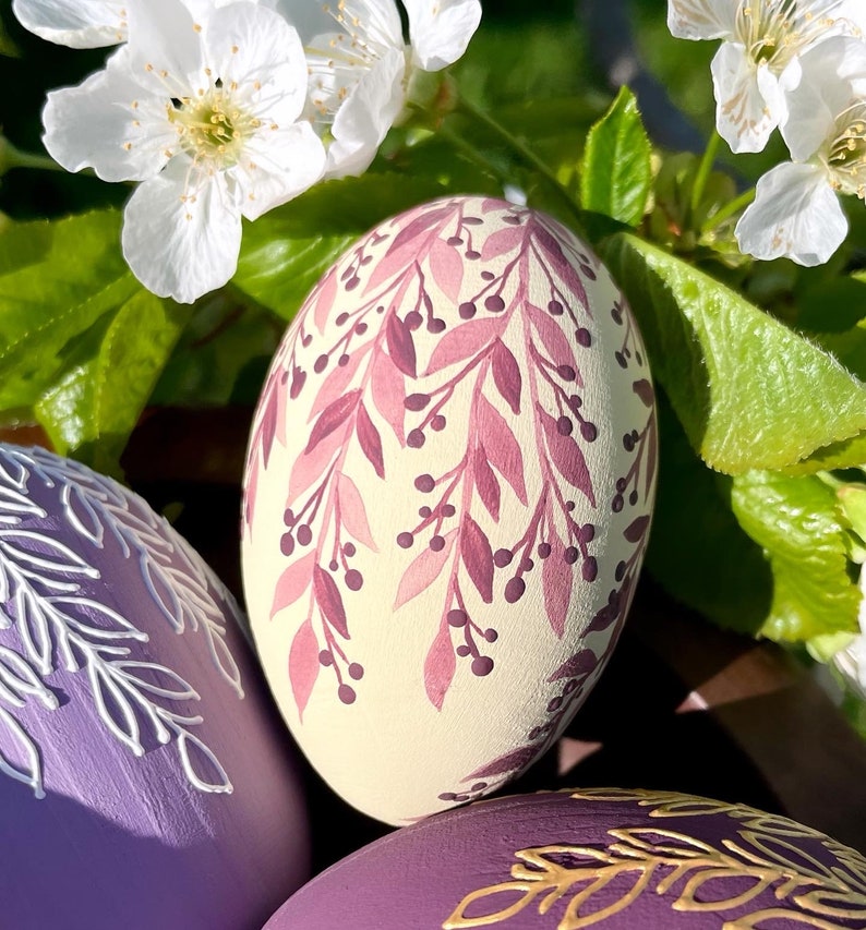 Hand-painted wooden Easter eggs set