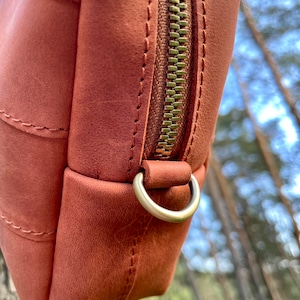 Handmade Leather Zipper Pouch, Leather Wristlet Clutch, Small Handmade Leather Bag, Minimalist Leather Pouch for Everyday Use