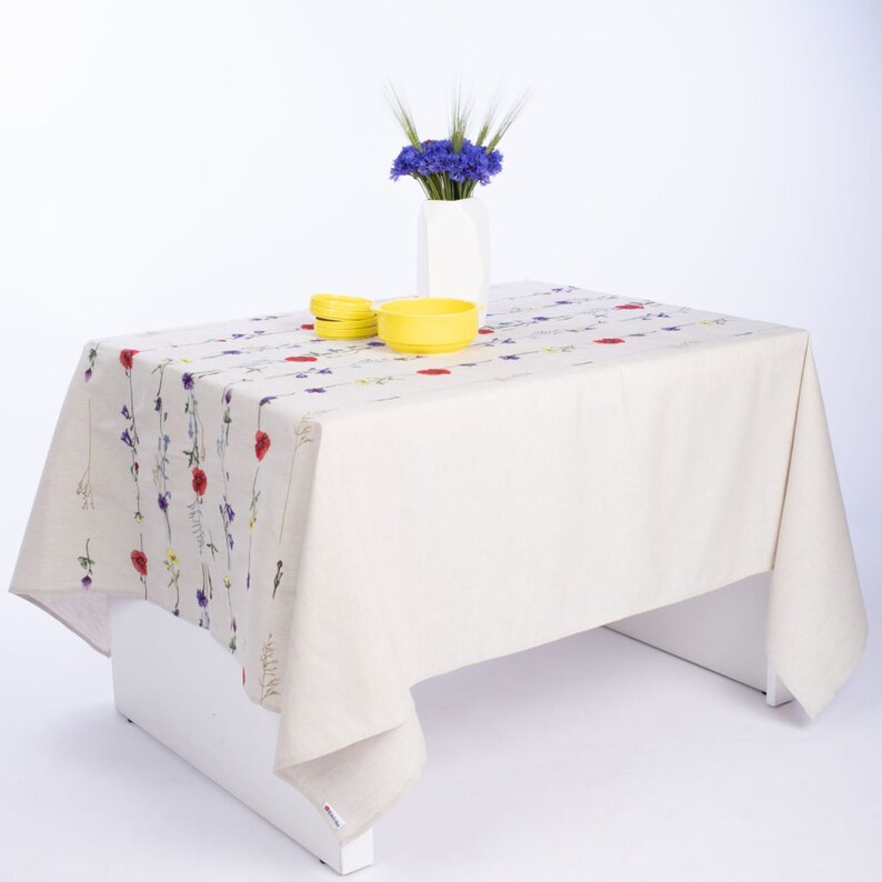 Linen Tablecloth and Napkin Set with Wildflower Embroidery – Rustic Floral Dining Table Set, Country Cottage Style Table Linen Decor
