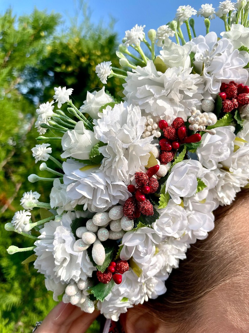 White flower headband for bride, Floral wedding hair wreath, Bridal headpiece, Rustic floral crown, Minimalist headband, Wedding tiara bild 6