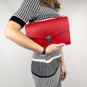 Elegant Red Leather Shoulder Bag