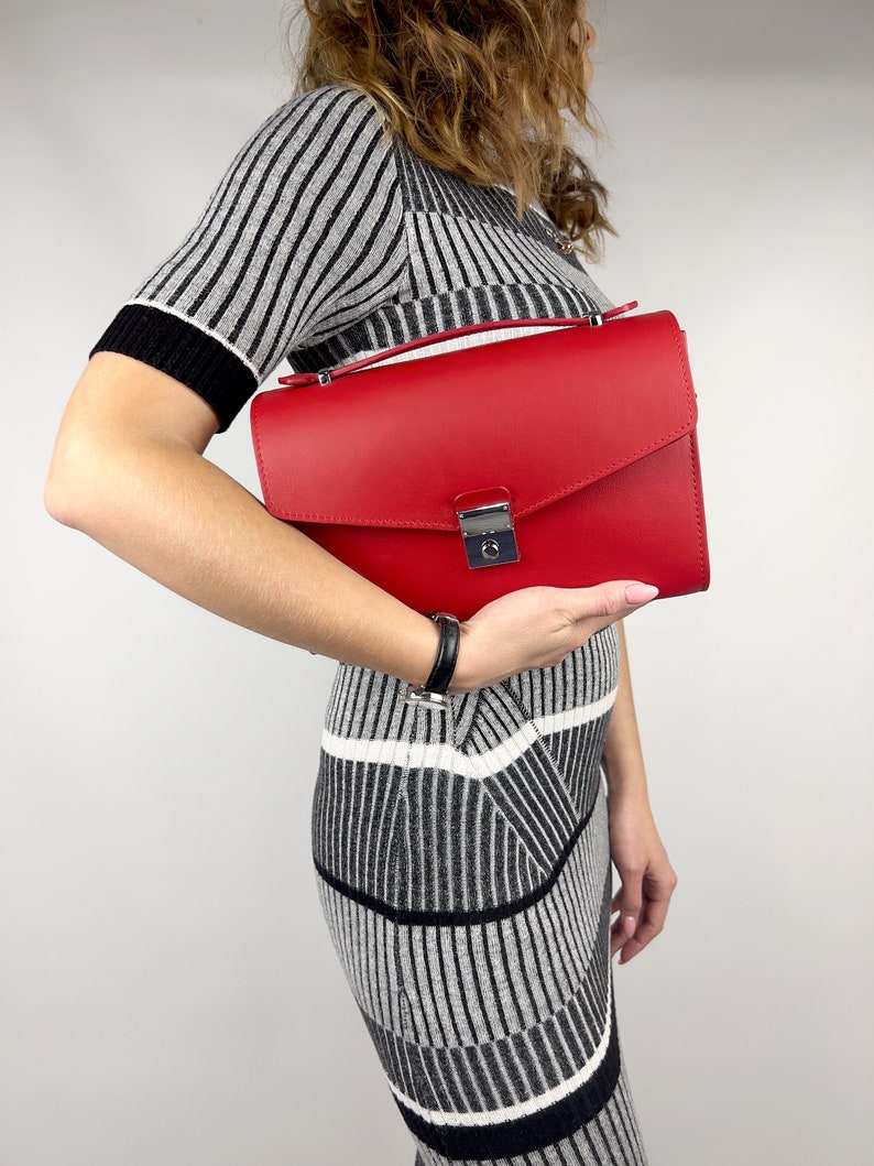 Elegant Red Leather Shoulder Bag