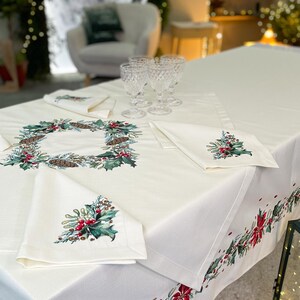 Beige Christmas centrepiece with Embroidered Holiday Wreath and Poinsettias, Elegant Festive Dining Set with Napkins, Winter Pinecone Decor.