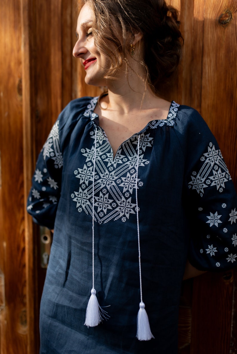 Navy Blue Linen Embroidered Dress for Women. Ukrainian Vyshyvanka Dress with White Geometric Folk Embroidery. Blue linen ukrainian dress with belt and mid-thigh length.