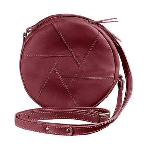 Round Crossbody Bag for Women, Burgundy Circle Shoulder Bag, Compact Everyday Purse with Adjustable Strap, Minimalist Fashion Accessory