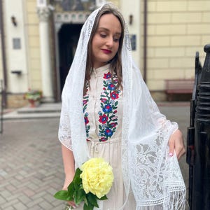 White lace fringe mantilla veil for women