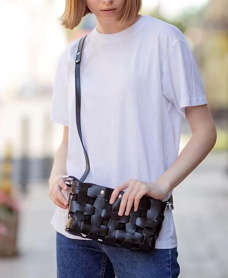Handmade Woven Leather Crossbody Bag with Removable Zipper Pouch and Adjustable Strap – Cognac Brown Boho Shoulder Purse for Everyday Use Noir