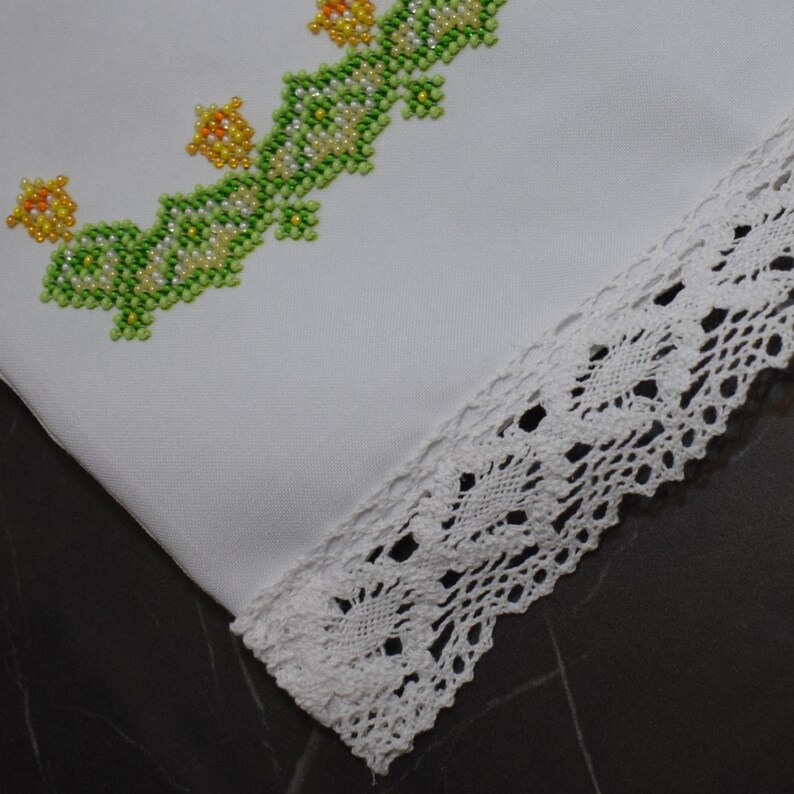 Handmade Beaded Easter Basket Cover, Orthodox Pascha Decor, Floral Embroidery, Ukrainian Cotton (32x62 cm) zdjęcie 4