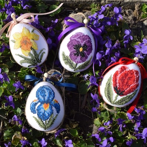 Set of 4 handmade embroidered floral Easter eggs