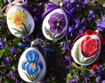 Set of 4 handmade embroidered floral Easter eggs, Cross-stitch fabric eggs, Spring flower Pysanka ornaments, Easter tree decorations