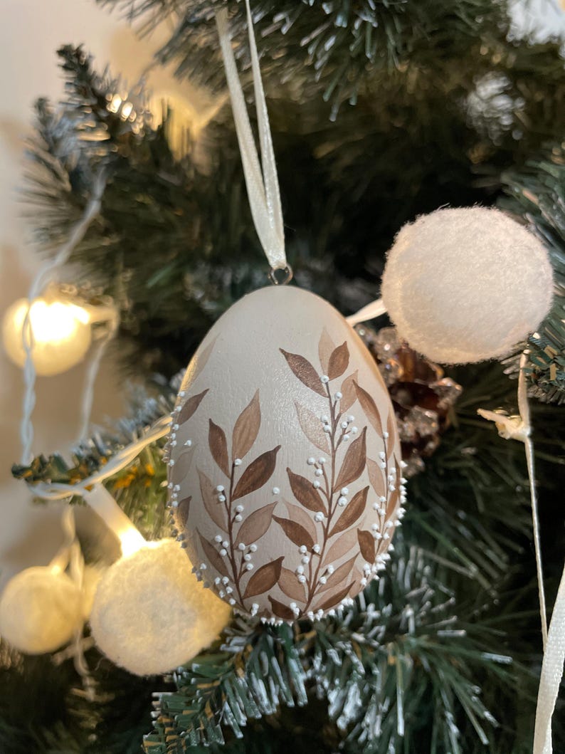 Hand painted decorative egg ornaments, Symbolic hanging decorations, Floral spring ornaments for home decor