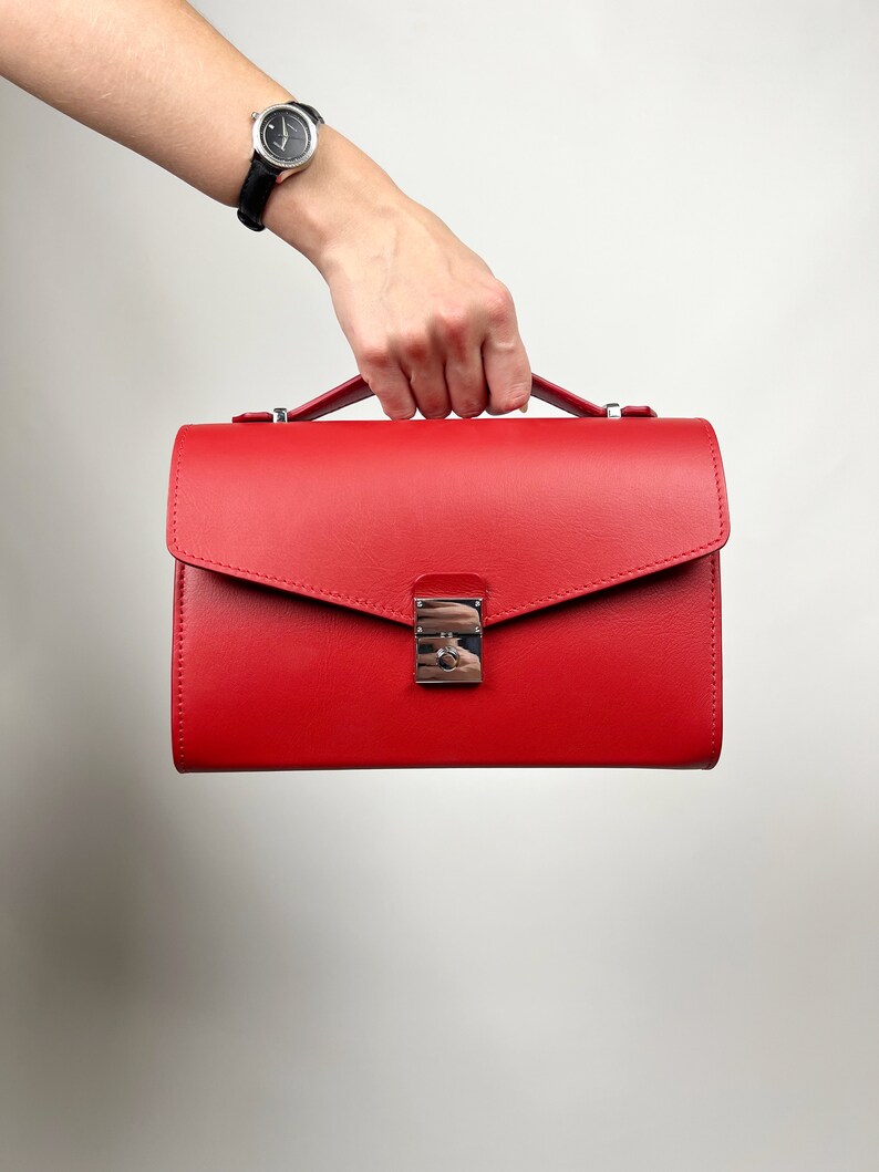 Elegant Red Leather Shoulder Bag