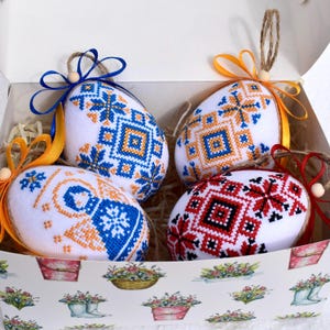 Embroidered Easter eggs ornament