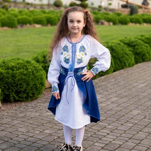 Girls Ukrainian embroidered white dress set with cornflower daisy and lace up corset belt, Traditional vyshyvanka for holidays and photos