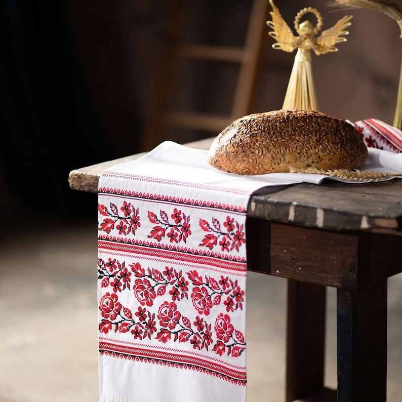 Embroidered Red Rose Linen Bread Towel – Traditional Slavic Table Runner with Folk Cross-Stitch Pattern, Wedding or Holiday Ritual Cloth
