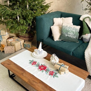 Beige Christmas centrepiece with Embroidered Holiday Wreath and Poinsettias, Elegant Festive Dining Set with Napkins, Winter Pinecone Decor.