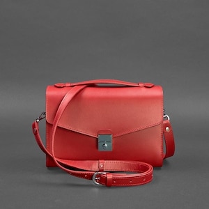 Elegant Red Leather Shoulder Bag