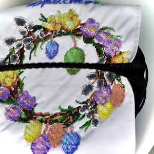Orthodox Easter basket cover – Handmade beaded embroidery cloth with lace trim, Pysanka egg wreath design, Religious holiday gift bild 3