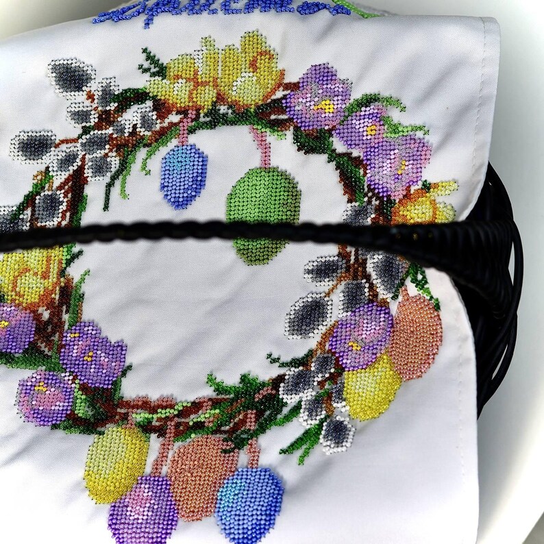 Orthodox Easter basket cover – Handmade beaded embroidery cloth with lace trim, Pysanka egg wreath design, Religious holiday gift bild 3