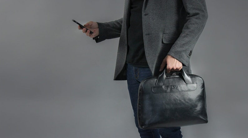 Handmade Black Leather Weekender / Work Bag – Wide-Mouth Zip, Removable Shoulder Strap, Minimalist Travel Duffel, Gift for Him