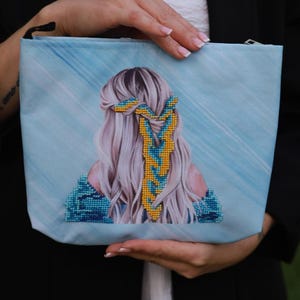 Beaded purse with Ukrainian embroidery, Seed bead bag with embroidered girl, Unique personalized purse, Gift for her, Christmas gift