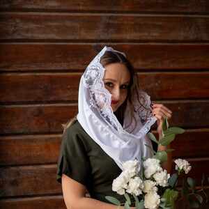 White lace mantilla veil