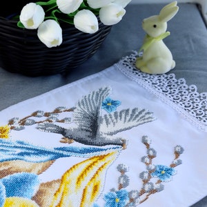 Embroidered Easter Basket Cover