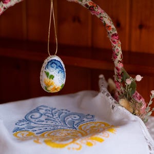 Embroidered Easter Basket Cover Cotton Cloth, Folk Art Basket Liner, Lace Trim Table Textile, Spring Holiday Basket Decoration