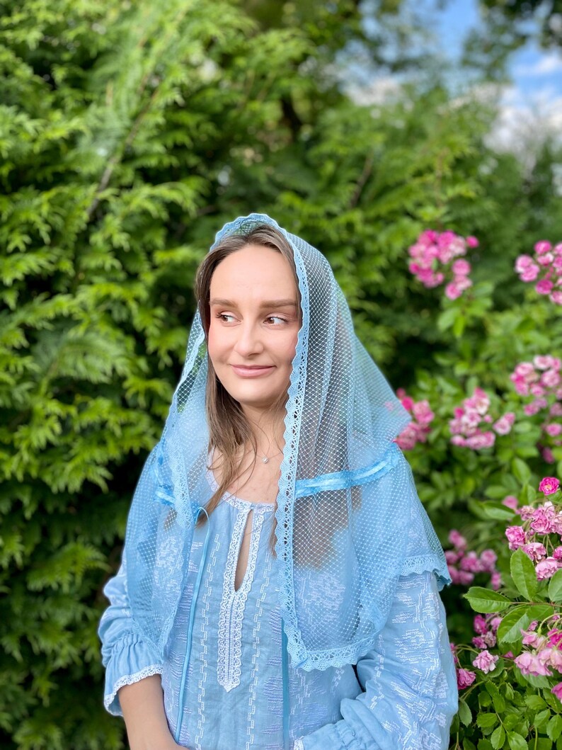 Light Blue Mesh Chapel Veil with Lace Trim and Hooded Design – Soft Tulle Head Covering for Prayer, Mass and Modest Christian Worship