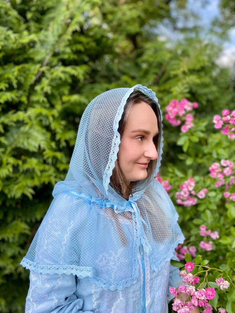 Light blue mesh veil with lace trim and tie for women