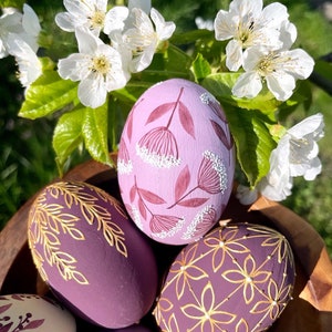Hand-painted wooden Easter eggs set
