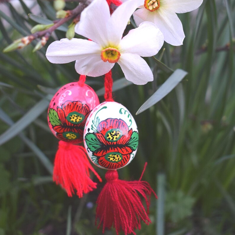 Hand Painted Hanging Egg Ornaments with Tassels, Colorful Spring Tree Decor, Folk Style Easter Eggs