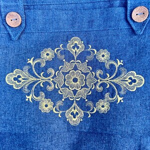 Stylish linen tote bag with embroidered floral design